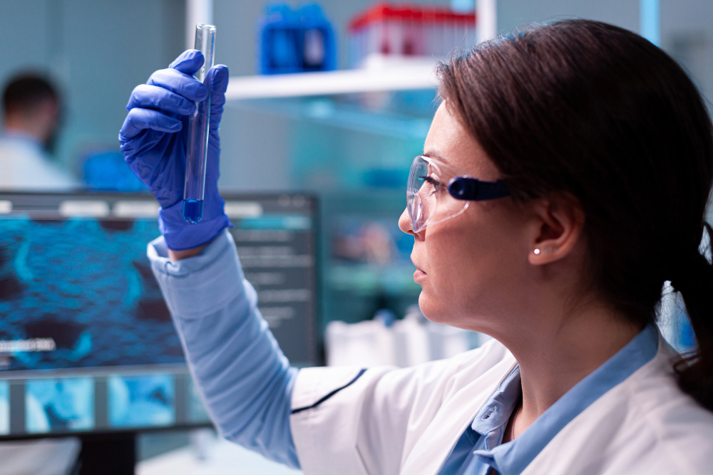 women in lab doing genetic testing